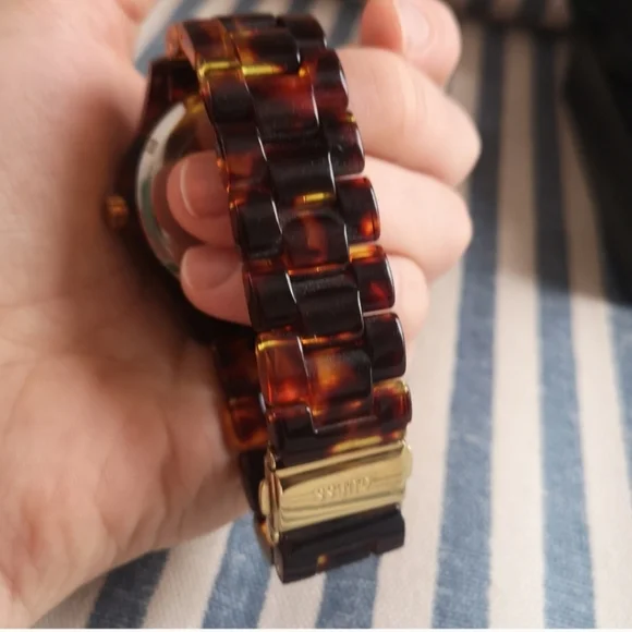 Guess tortoise shell watch - Picture 2 of 4